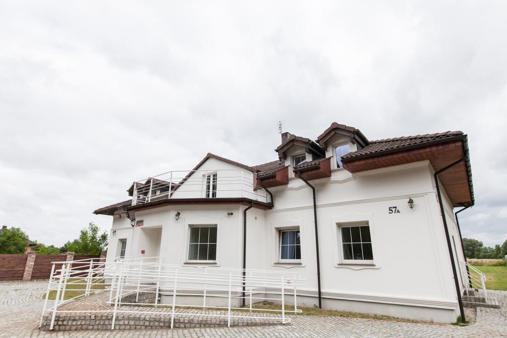 Dworek Poznan Bed and Breakfast Eksteriør billede