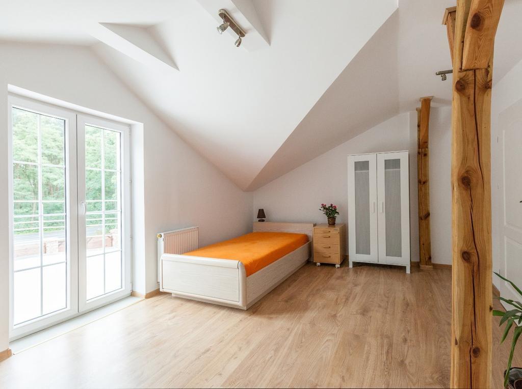 Dworek Poznan Bed and Breakfast Eksteriør billede